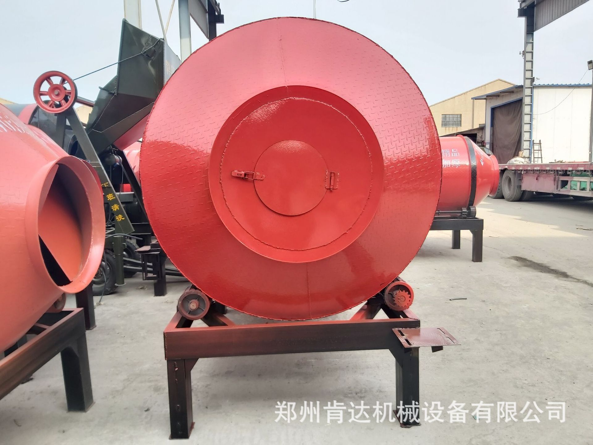 牛羊飼料機(jī)萬(wàn)昌_09.gif