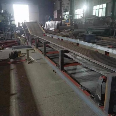 礦用爬坡皮帶輸送機(jī)帶式傳送機(jī)型號鼎泰可定制