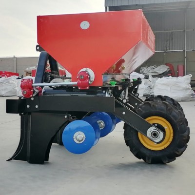 拖拉機懸掛40馬力以上小型三開溝施肥機 農(nóng)田果樹追肥機