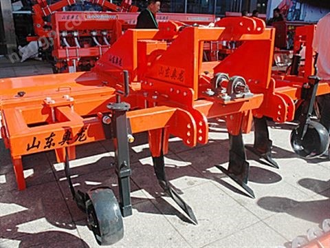 山東奧龍1SZL-250深松整地聯(lián)合作業(yè)機(jī)